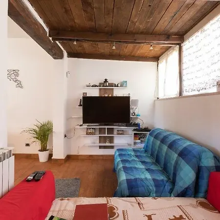 Unicushouse روما